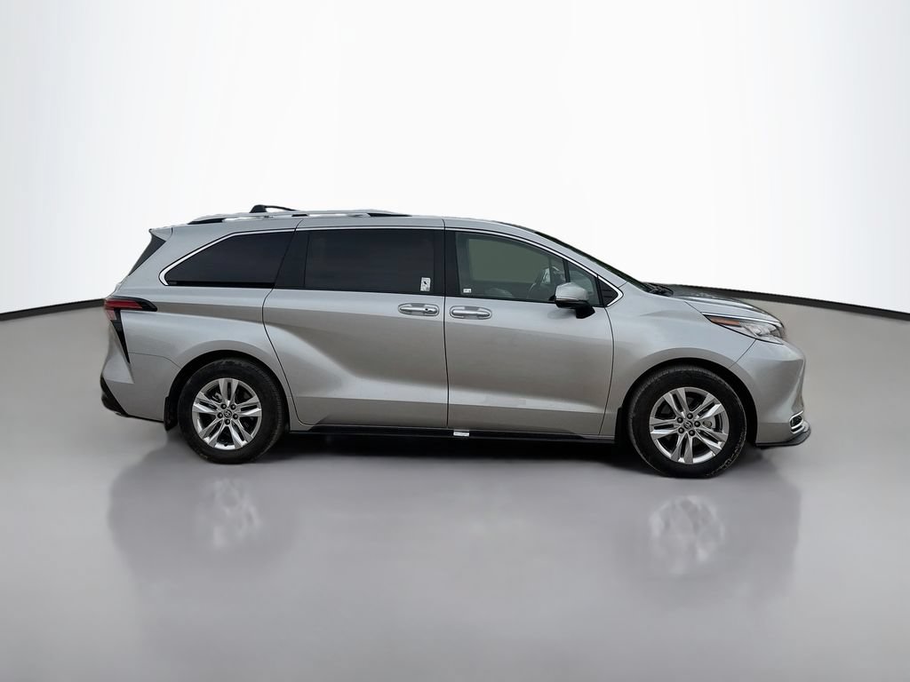 Used 2025 Toyota Sienna Limited AWD/4WD image 8