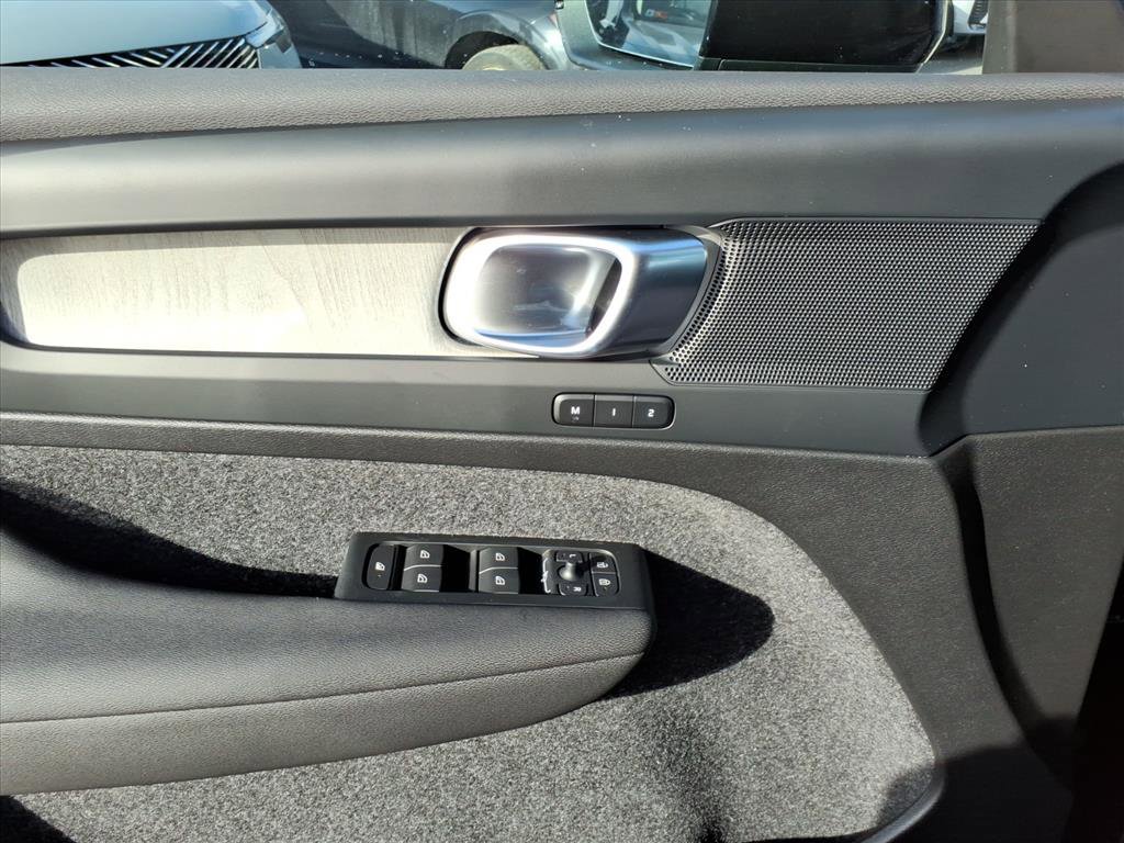 Certified 2026 Volvo XC40 B5 Core w/ Climate Package image 13