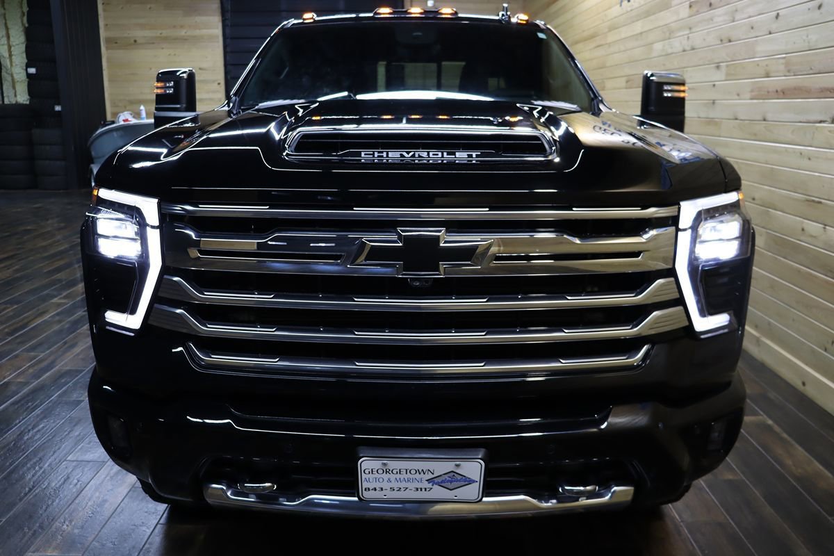 Used 2024 Chevrolet Silverado 2500 High Country w/ High Country Premium Package AWD/4WD image 7