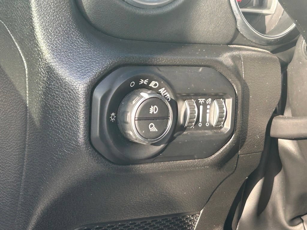 Used 2022 Jeep Gladiator Overland w/ Popular Equipment Package AWD/4WD image 33