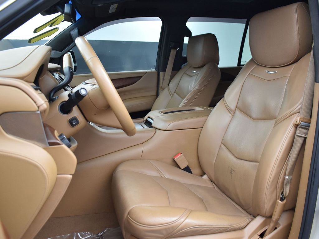 Used 2017 Cadillac Escalade Platinum image 12