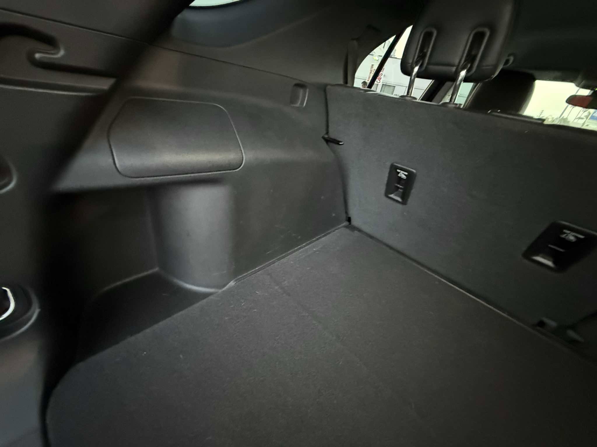 Used 2018 Chevrolet Equinox Premier FWD image 64