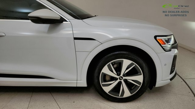 Used 2024 Audi Q8 e-tron Premium Plus w/ Premium Plus Package AWD/4WD image 21