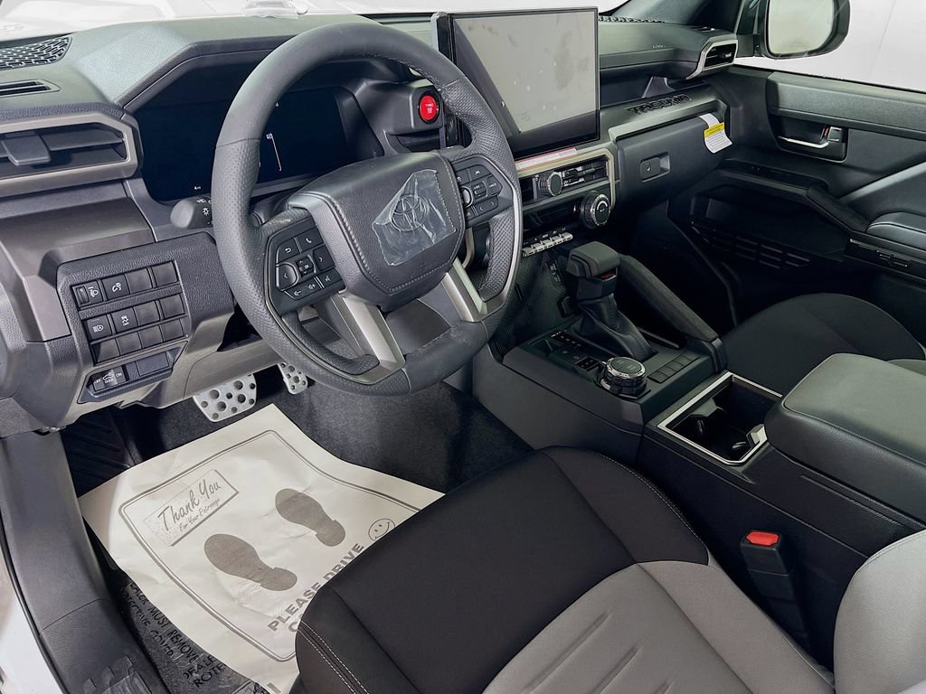 Certified 2025 Toyota Tacoma TRD Sport AWD/4WD image 9