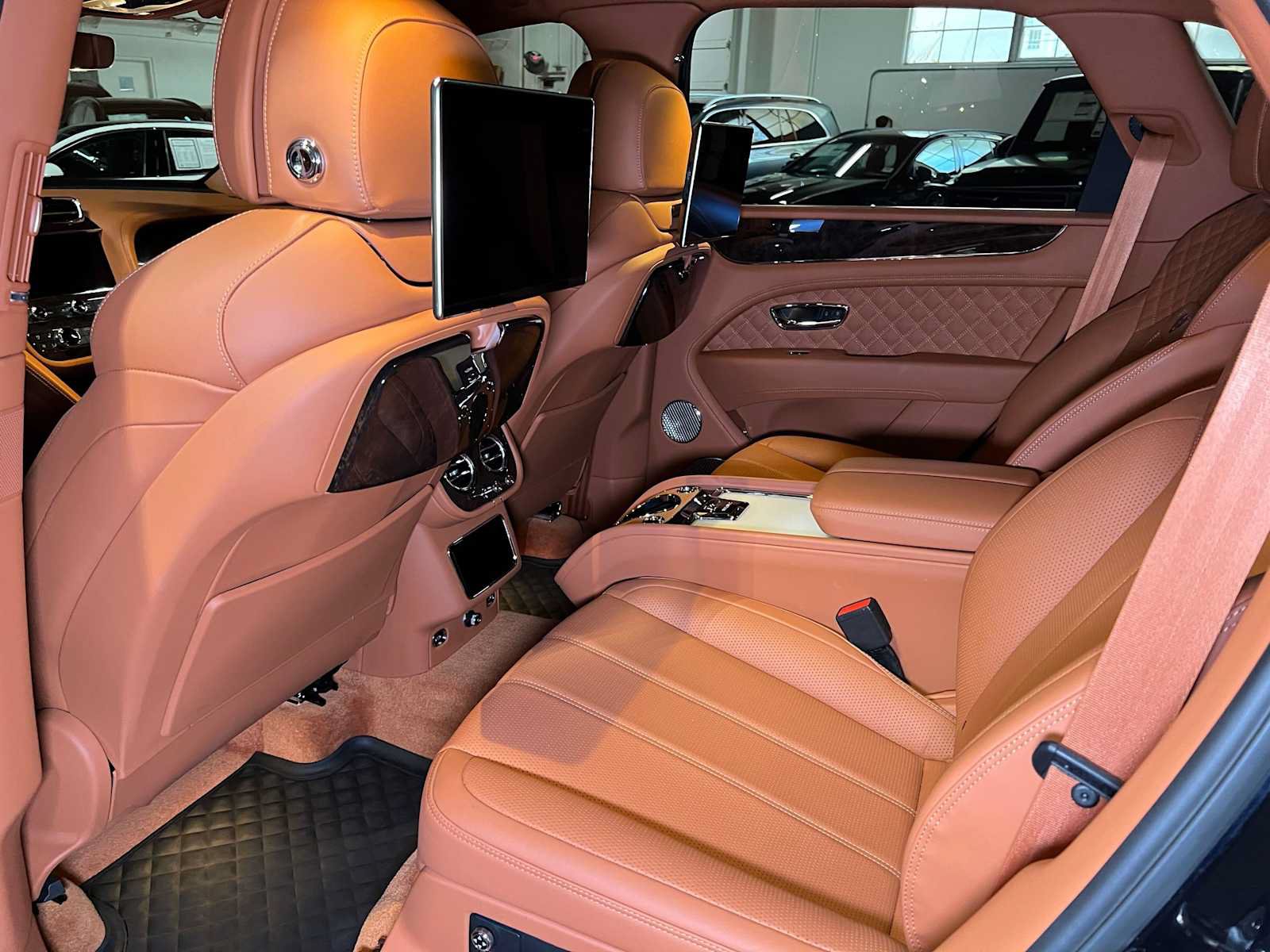Used 2022 Bentley Bentayga AWD/4WD image 19