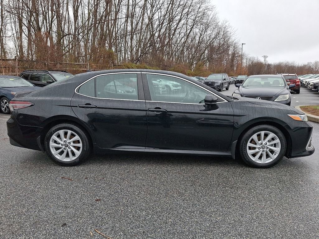 Used 2022 Toyota Camry LE image 7