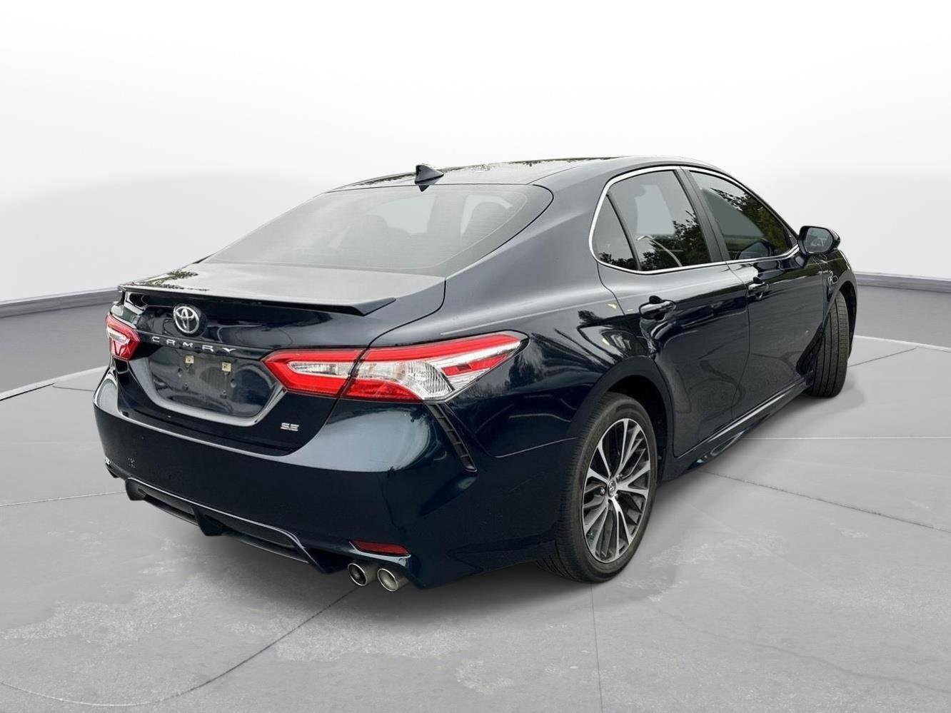 Certified 2020 Toyota Camry SE image 6