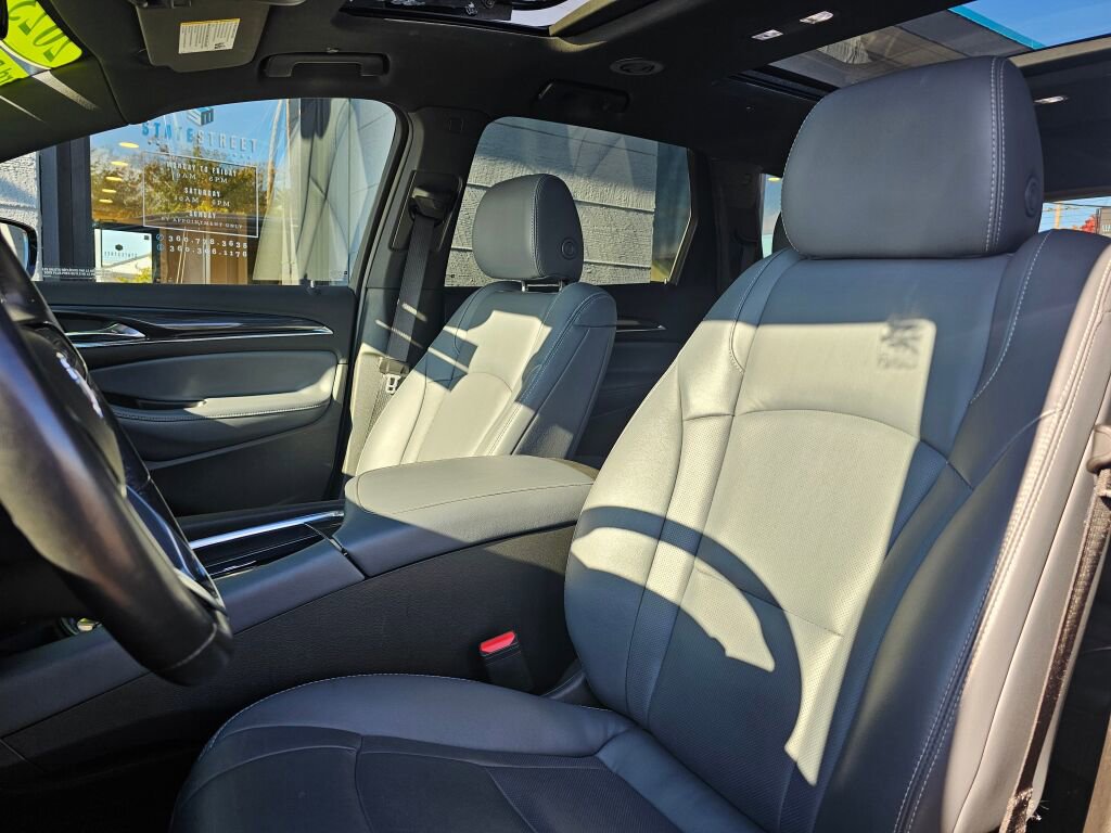 Used 2023 Buick Enclave Essence image 26