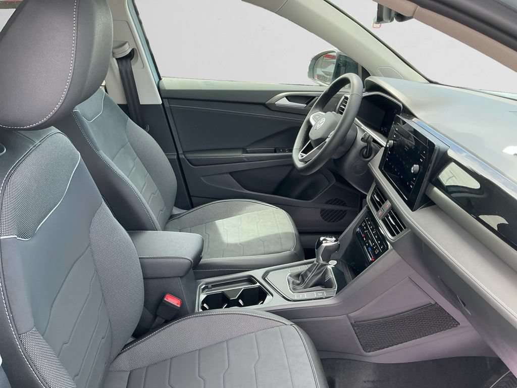 New 2026 Volkswagen Taos SE FWD image 15