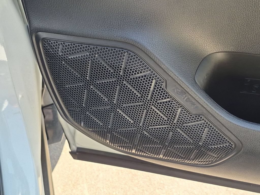 Used 2020 Toyota RAV4 XSE w/ Carpet Mat Package AWD/4WD image 19