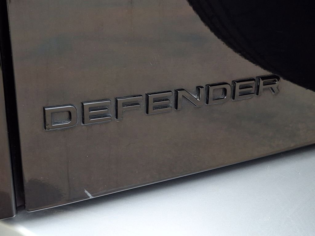 Used 2025 Land Rover Defender 110 S AWD/4WD image 34