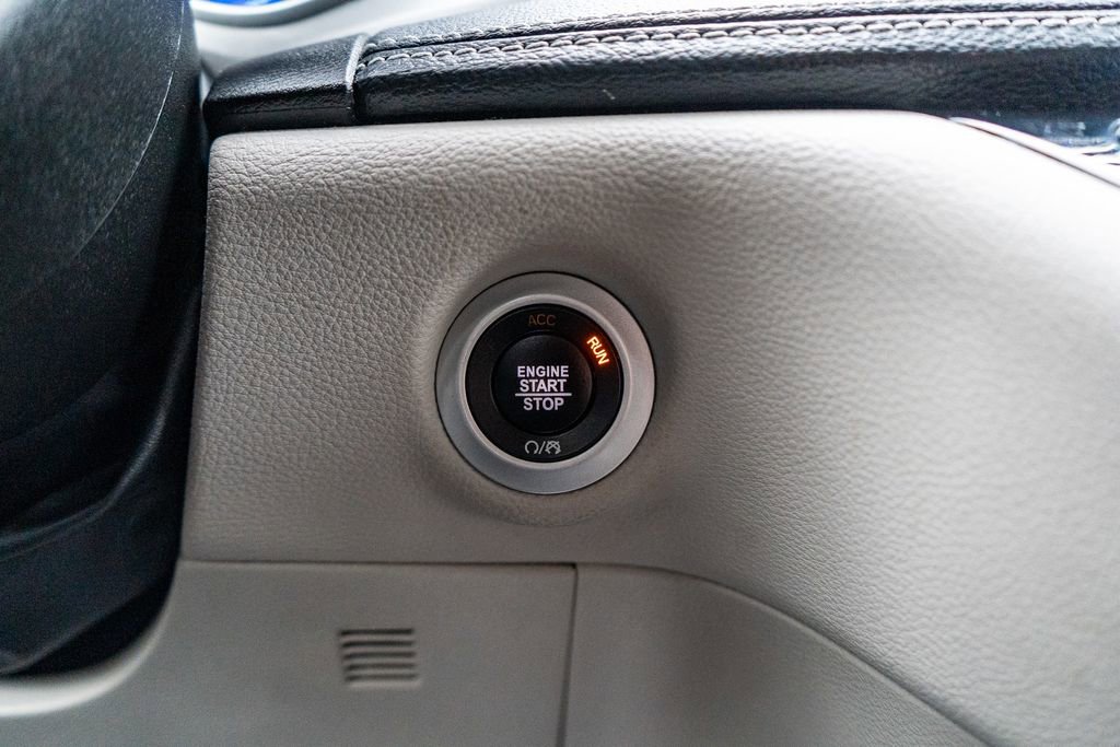 Used 2024 Chrysler Pacifica Select image 28