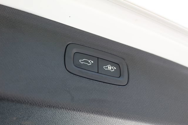 Certified 2023 Volvo XC90 B6 Ultimate w/ Protection Package Premier AWD/4WD image 6