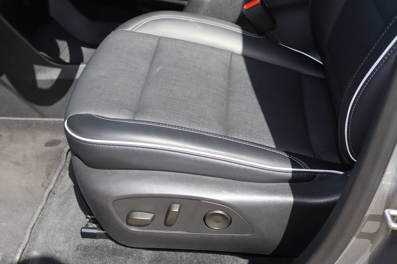 Used 2025 Buick Enclave Preferred FWD image 15
