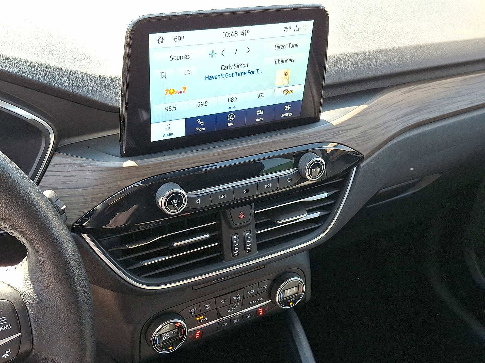 Used 2020 Ford Escape Titanium image 14