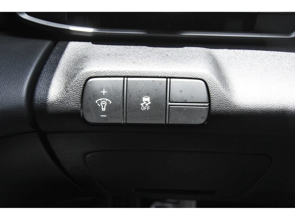Certified 2026 Hyundai Elantra Sport w/ Cargo Package FWD image 22