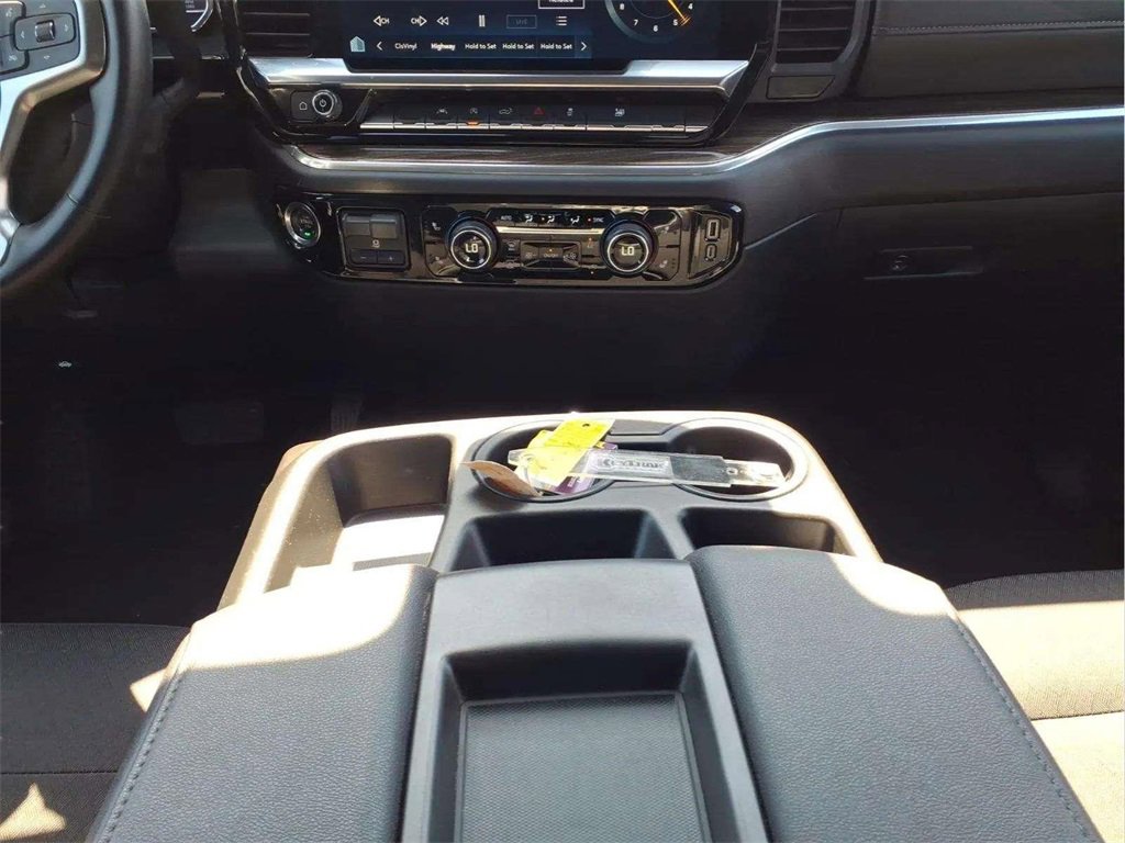 Used 2025 Chevrolet Silverado 1500 LT image 11