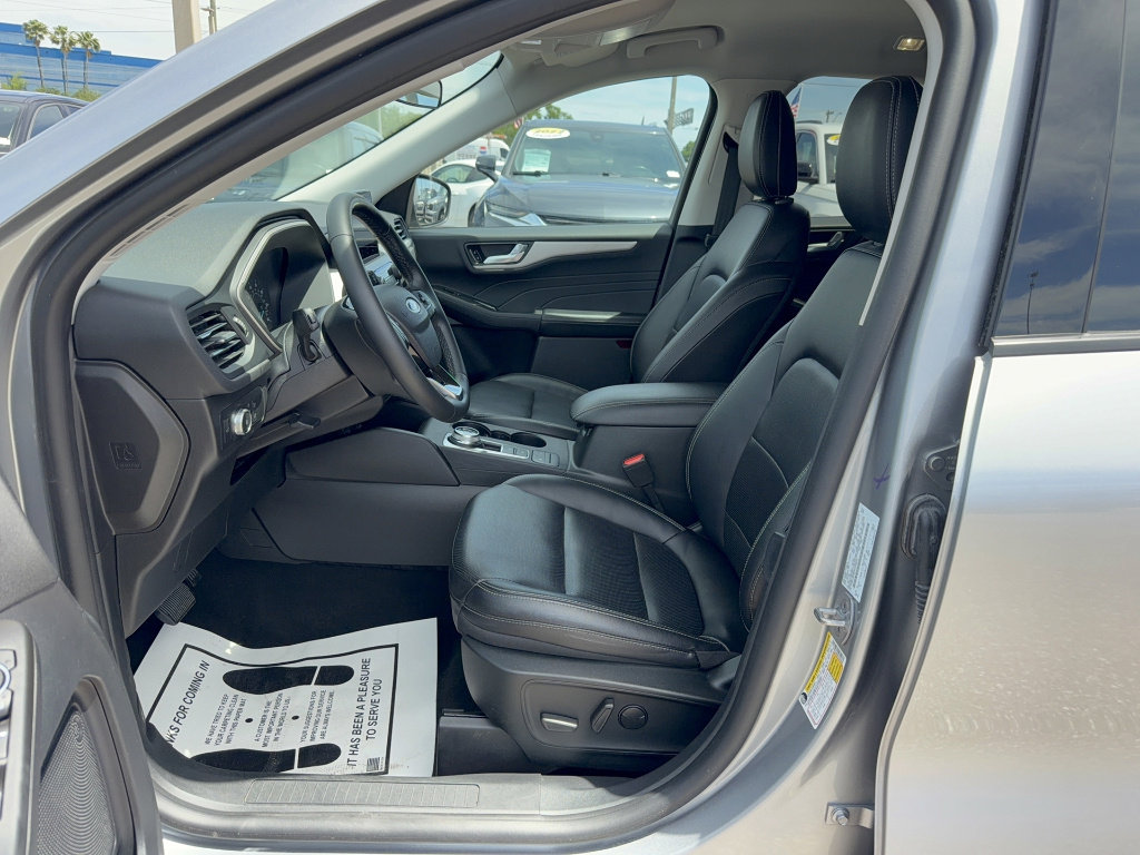 Certified 2022 Ford Escape SEL AWD/4WD image 12