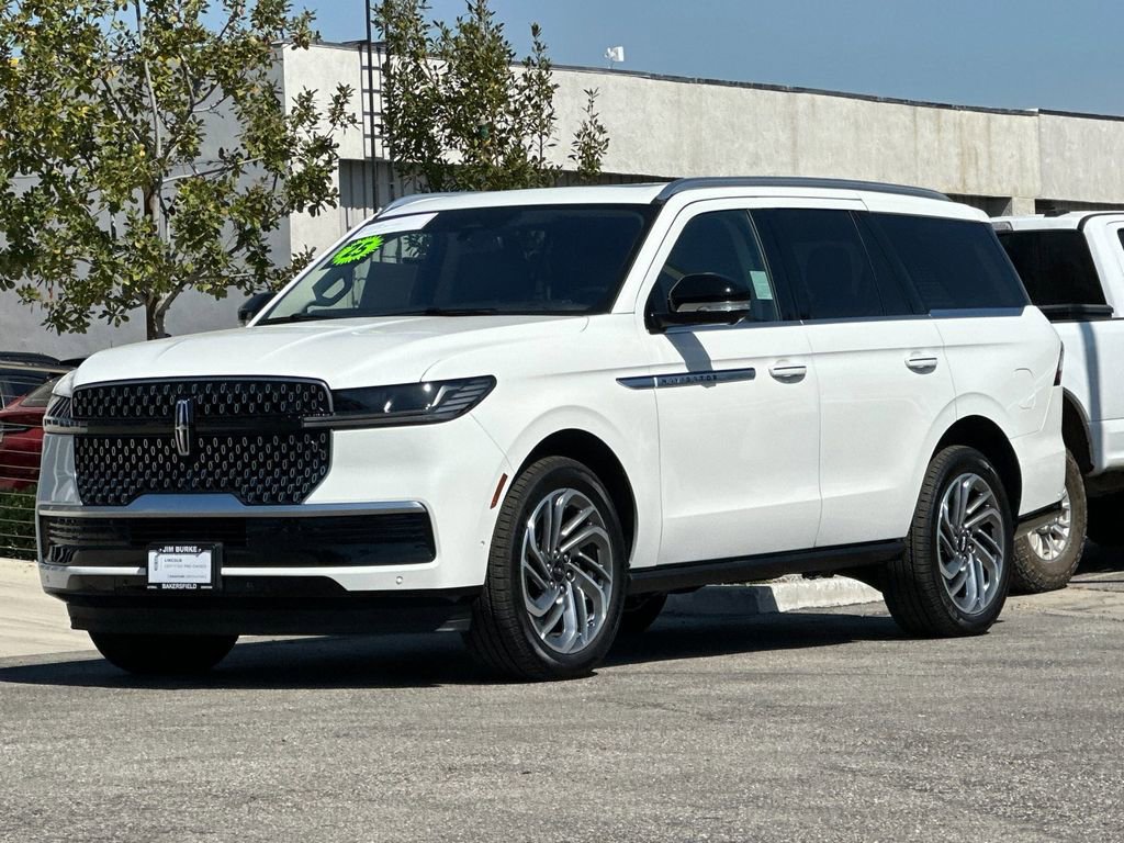 Certified 2025 Lincoln Navigator Reserve image 7