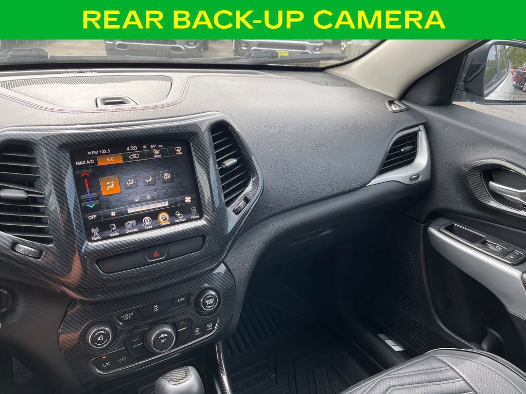 Used 2017 Jeep Cherokee Trailhawk w/ Cold Weather Group AWD/4WD image 19