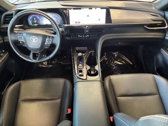 Used 2025 Toyota Crown XLE image 15