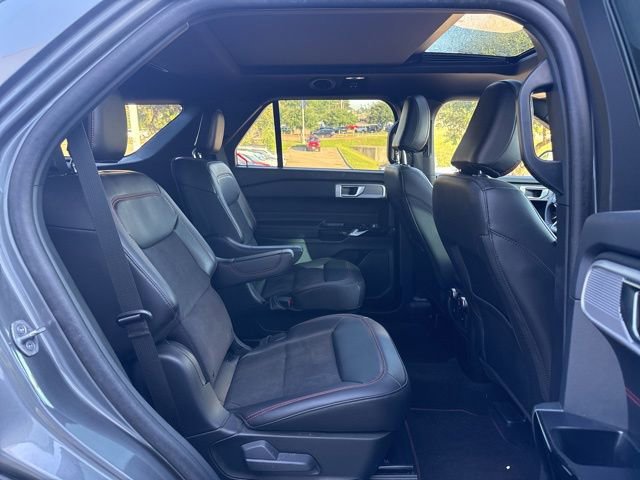 Certified 2024 Ford Explorer ST-Line w/ Class IV Trailer Tow Package RWD image 11