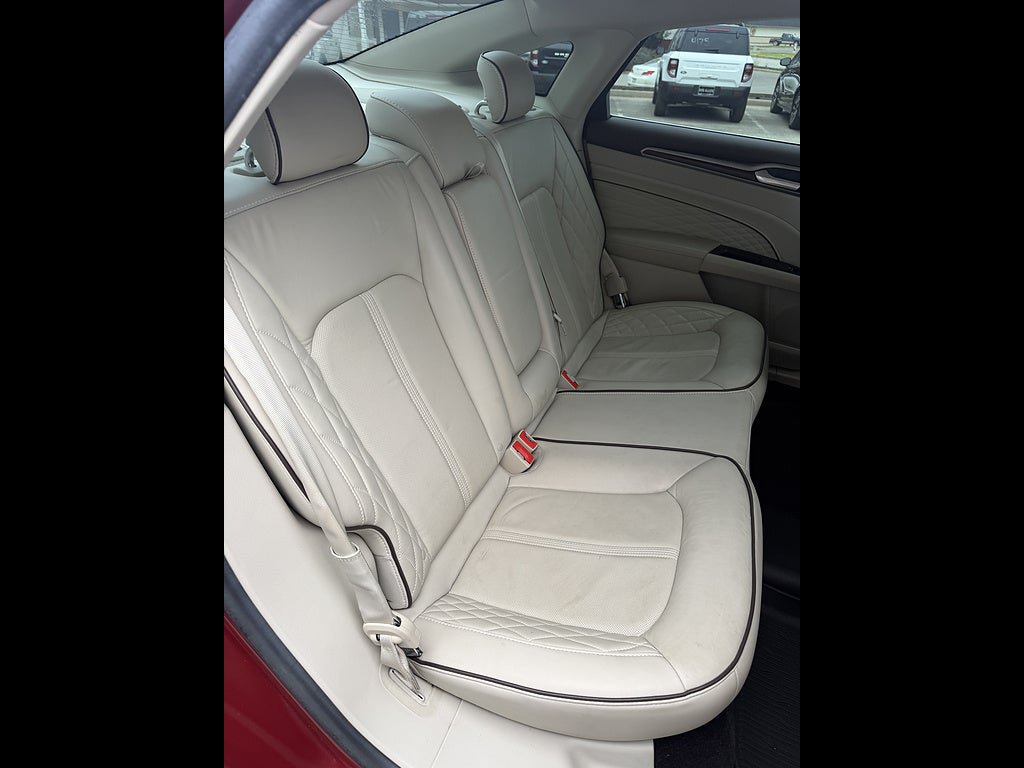 Used 2017 Ford Fusion Platinum FWD image 13