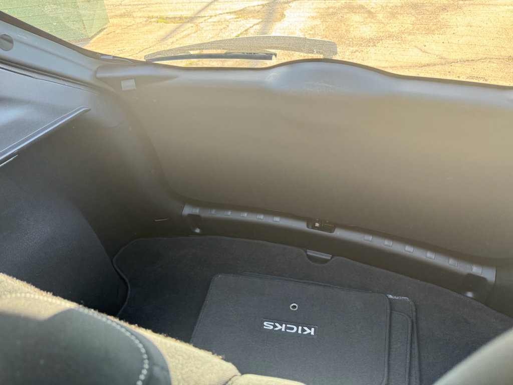 Used 2024 Nissan Kicks SV image 17