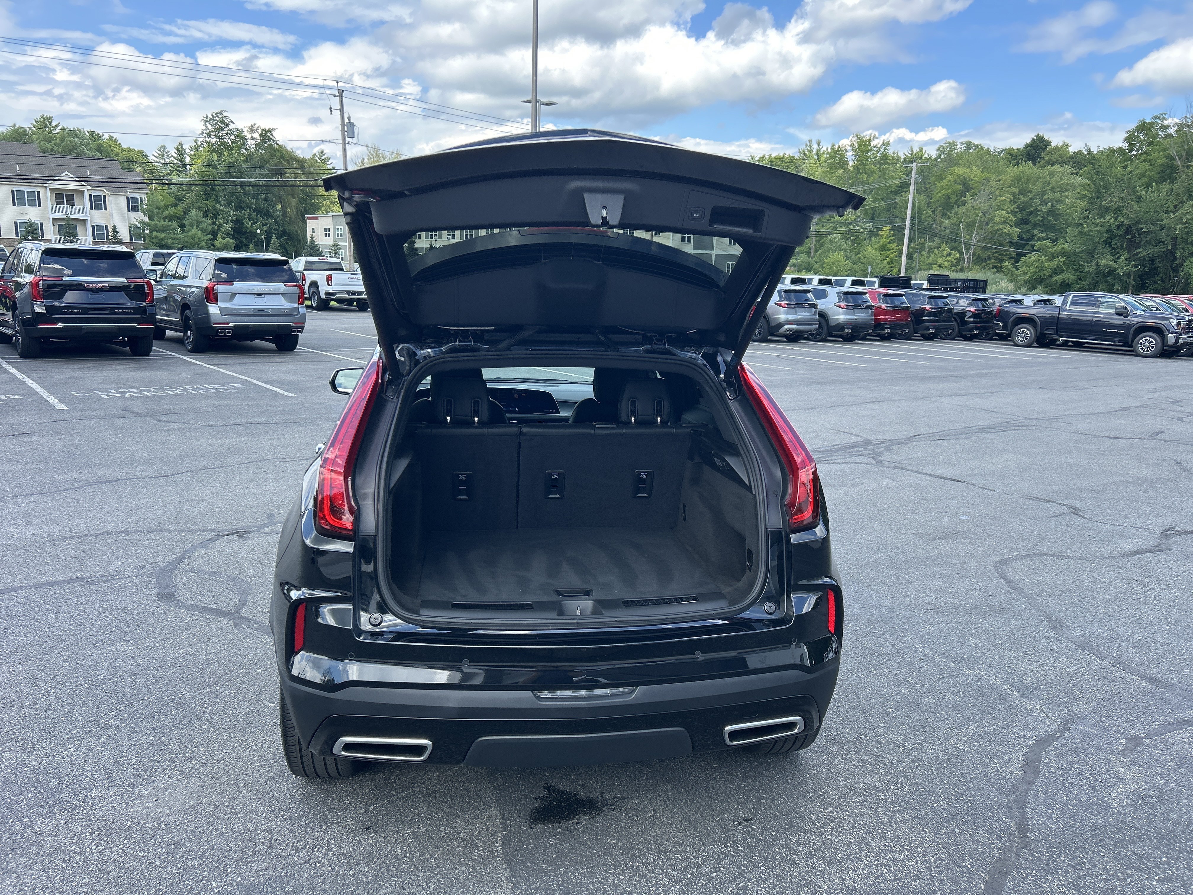 Certified 2025 Cadillac XT4 Premium Luxury w/ Cold Weather Package AWD/4WD image 12