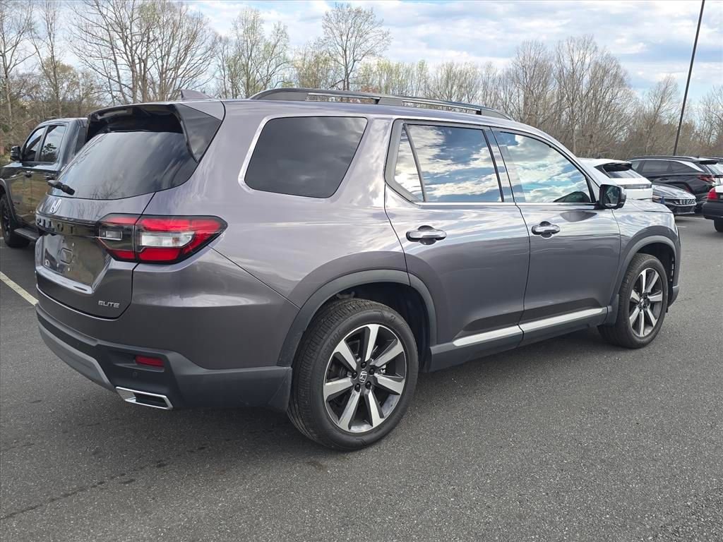 Used 2023 Honda Pilot Elite image 3