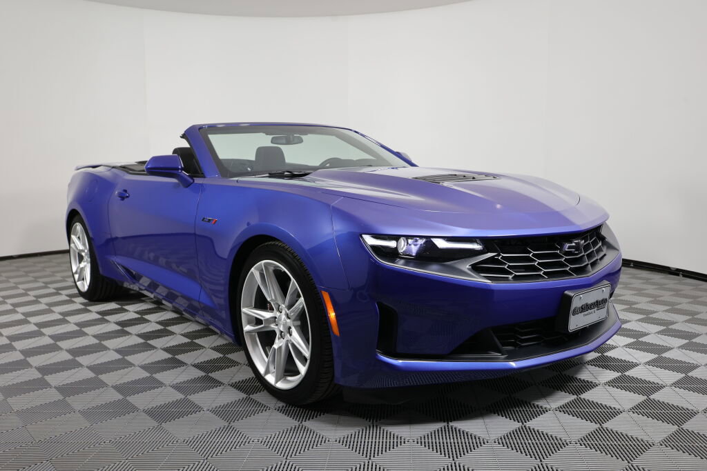 Used 2023 Chevrolet Camaro LT RWD image 2
