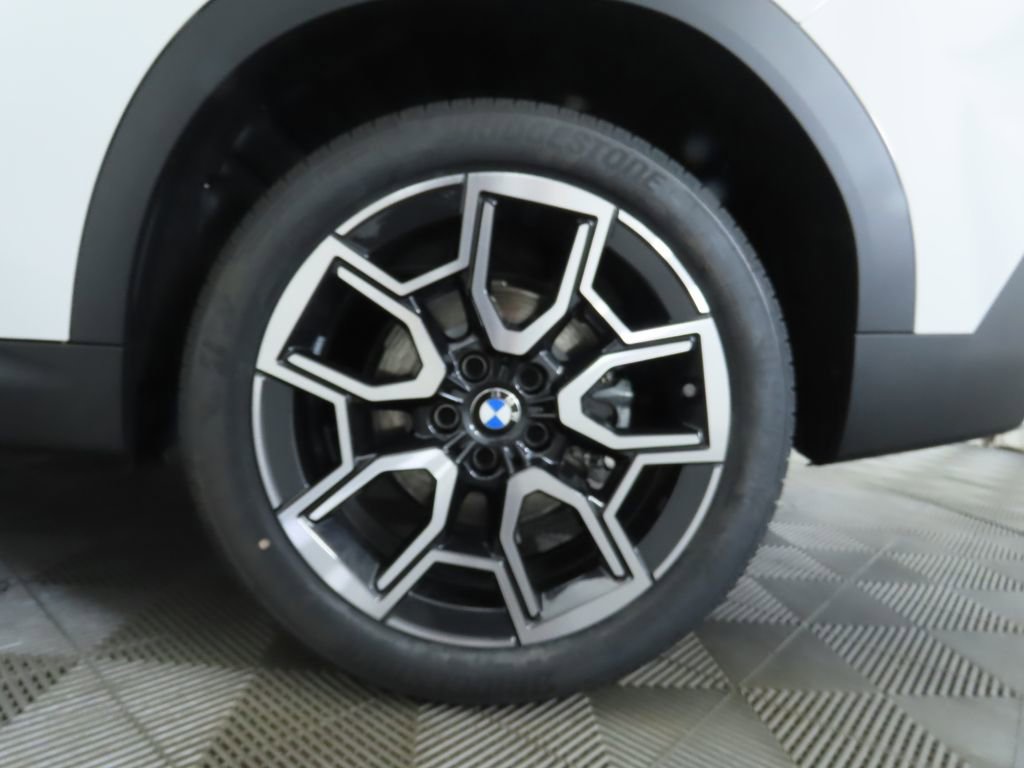 Certified 2025 BMW X2 xDrive28i w/ Premium Package image 31