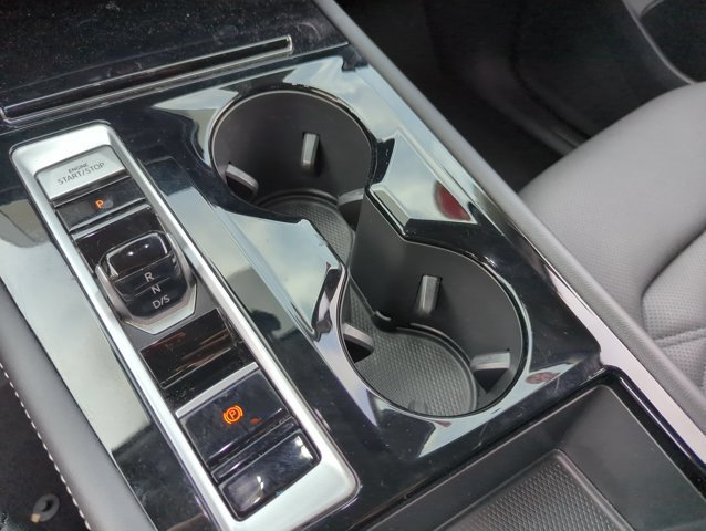 Used 2025 Volkswagen Atlas SE FWD image 23