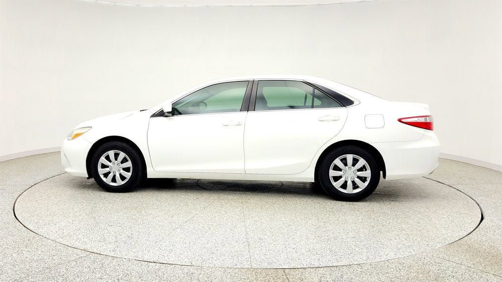 Used 2015 Toyota Camry LE FWD image 8