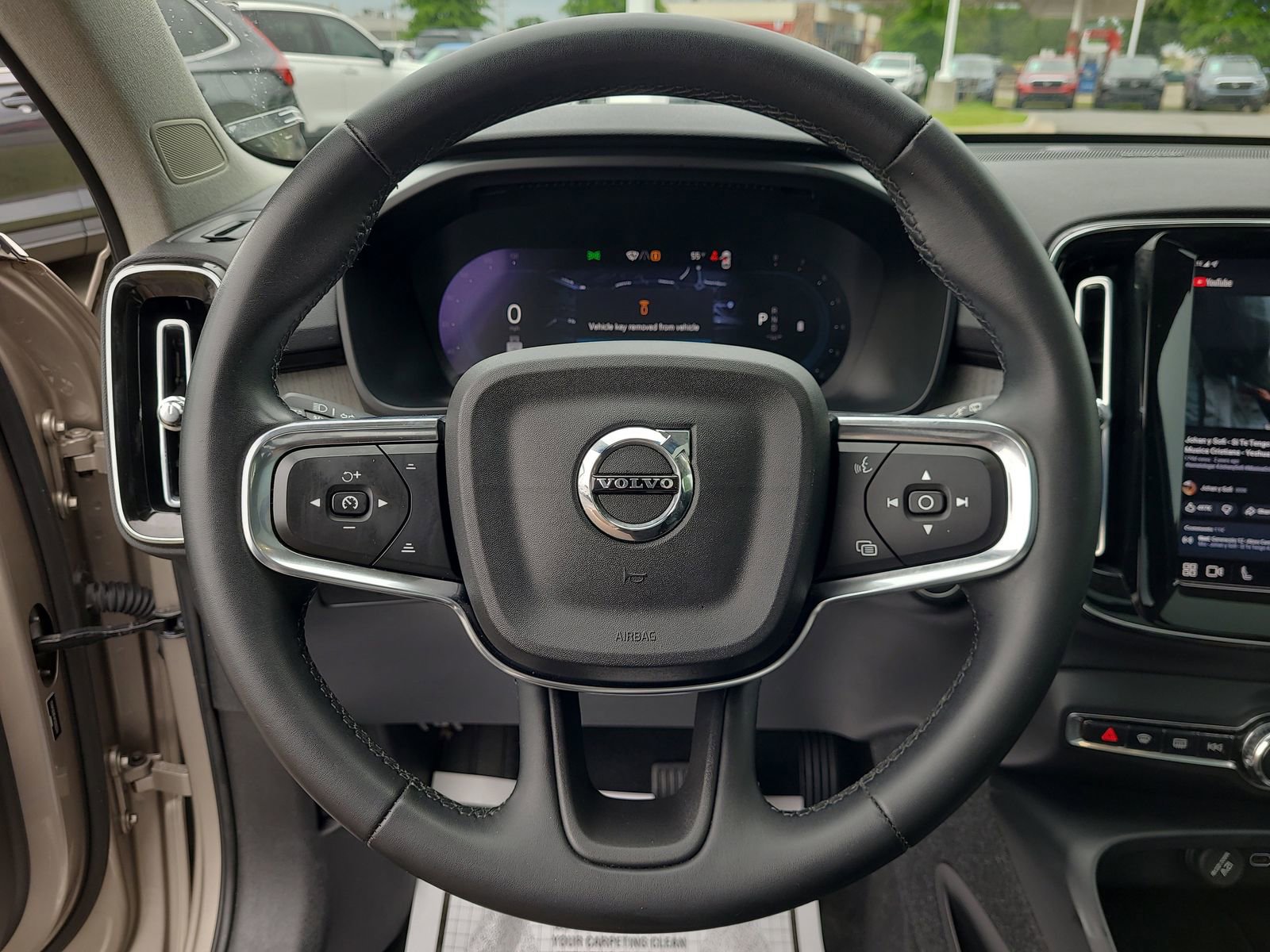 Used 2023 Volvo XC40 B4 Ultimate FWD image 26