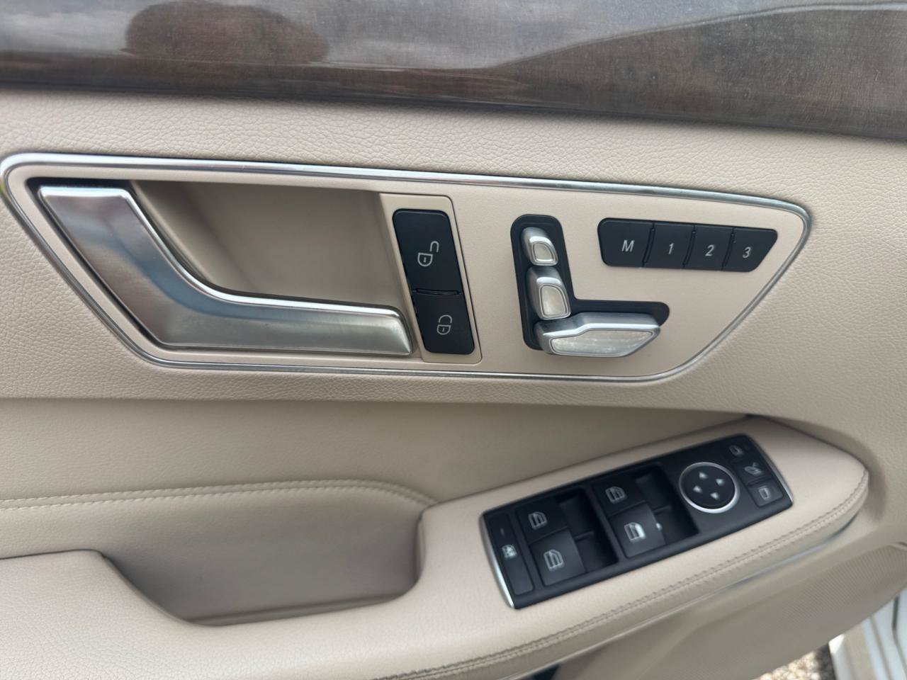 Used 2016 Mercedes-Benz E 350 4MATIC Sedan image 18