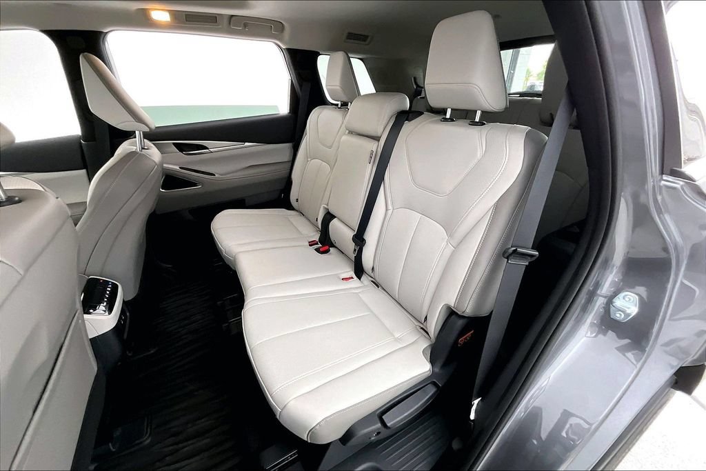 New 2027 INFINITI QX60 Luxe w/ Cargo Package FWD image 20