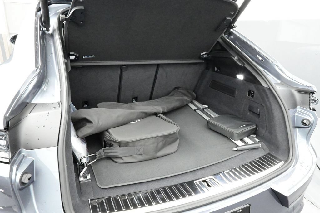New 2026 Porsche Cayenne Turbo AWD/4WD image 16