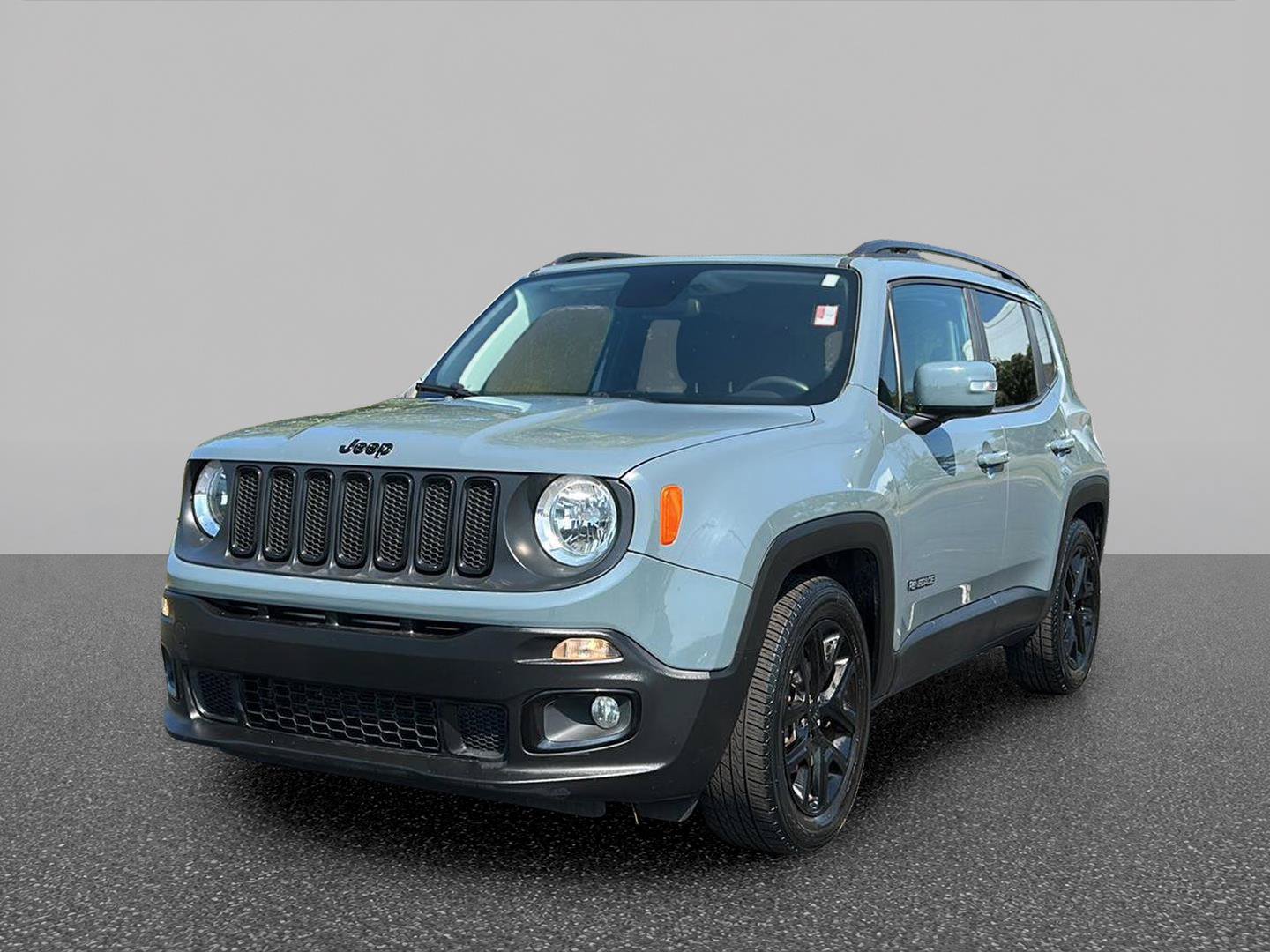 Used 2018 Jeep Renegade Altitude FWD image 1