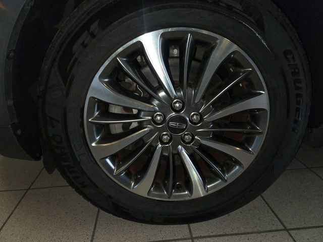 Used 2019 Lincoln Nautilus Select image 10