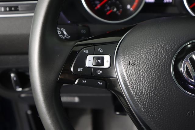 Used 2020 Volkswagen Tiguan SE w/ Panoramic Sunroof Package image 36