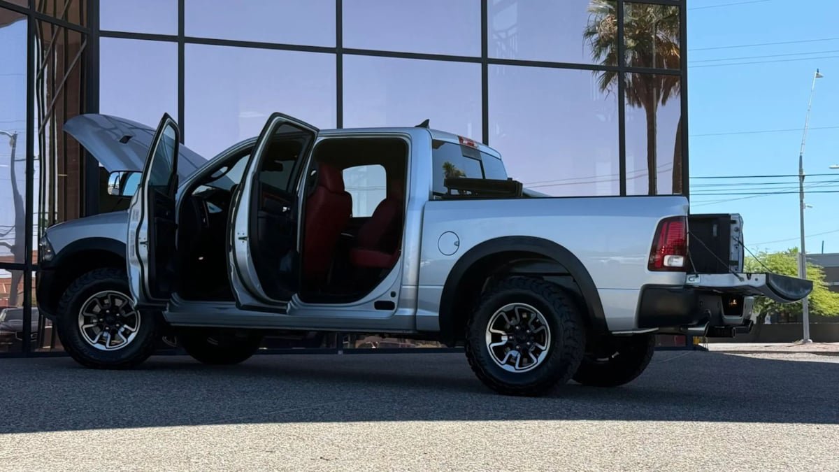 Used 2016 RAM 1500 Rebel w/ Luxury Group AWD/4WD image 30