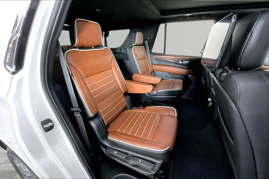 Certified 2024 GMC Yukon Denali Ultimate w/ LPO, Illumination Package AWD/4WD image 24