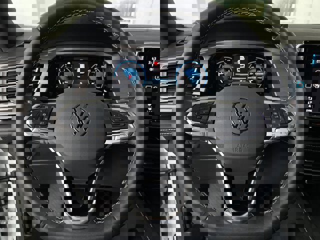 Used 2024 Volkswagen Atlas Cross Sport SE image 15