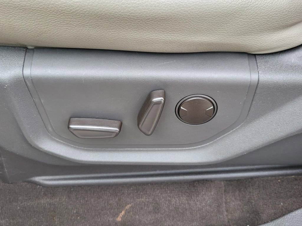 Used 2021 Ford Expedition XLT image 19