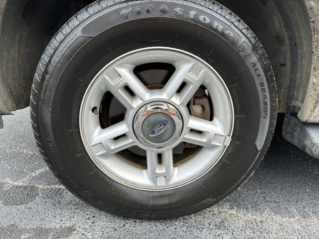 Used 2002 Ford Explorer XLT image 10