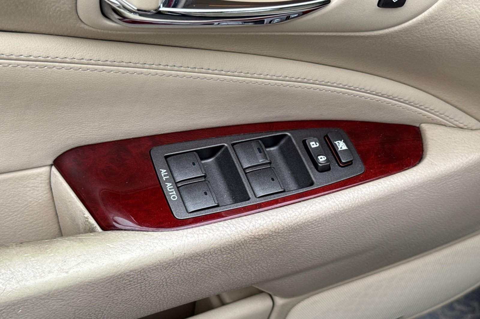 Used 2011 Lexus LS 460 L w/ Luxury Value Edition RWD image 13