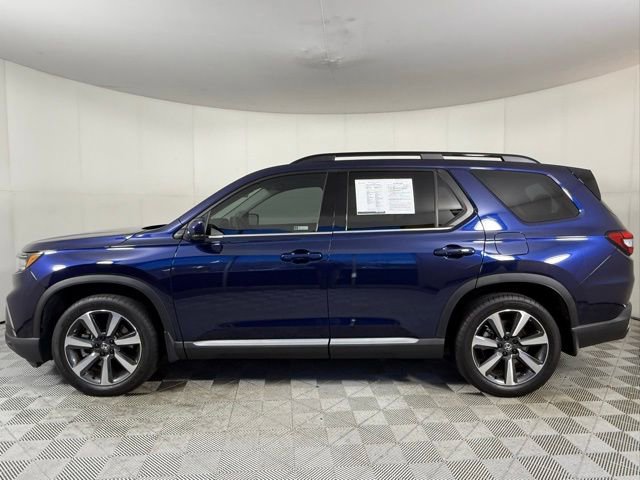 Used 2025 Honda Pilot Touring image 7