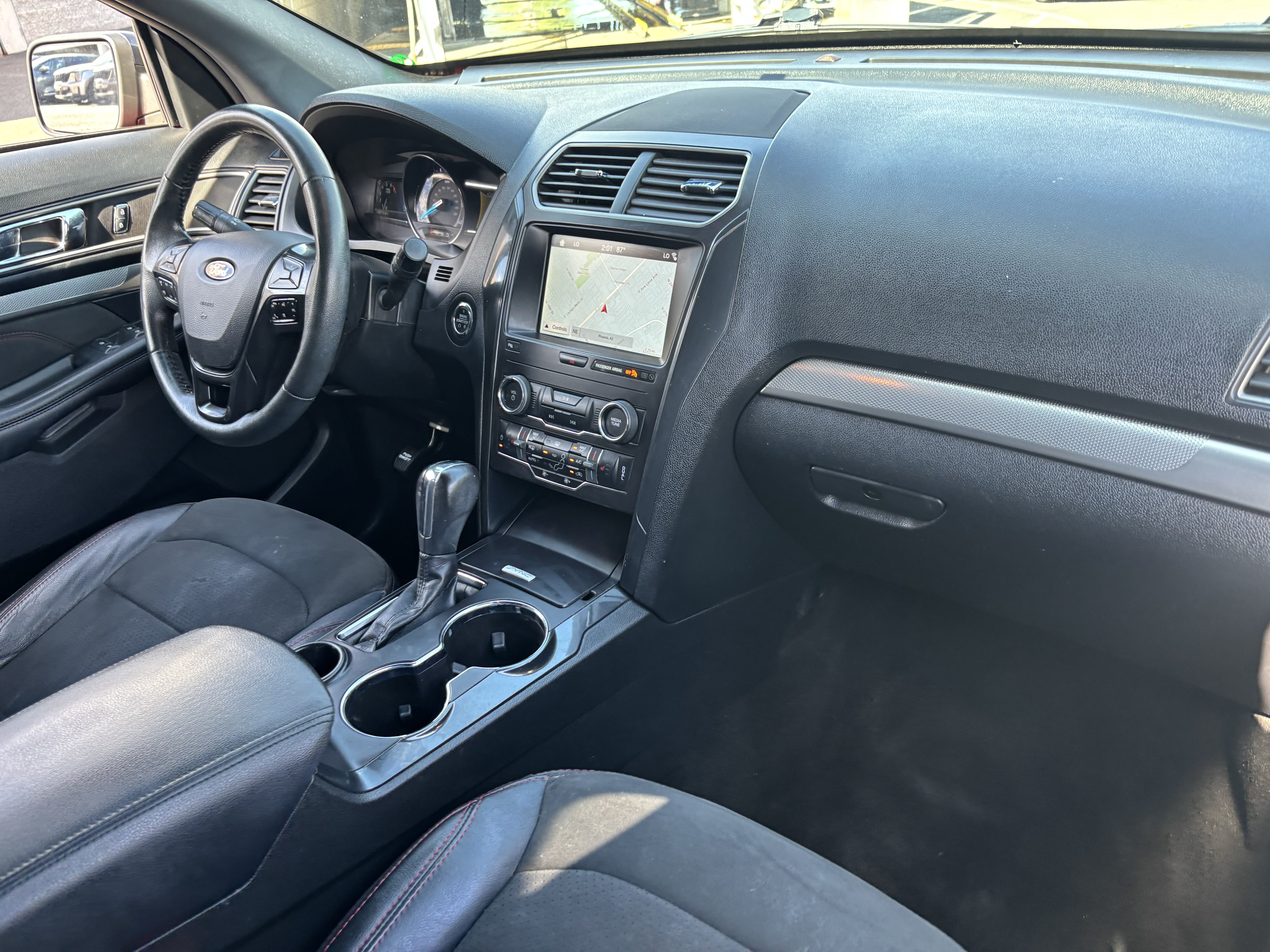 Used 2019 Ford Explorer XLT w/ Equipment Group 202A FWD image 10