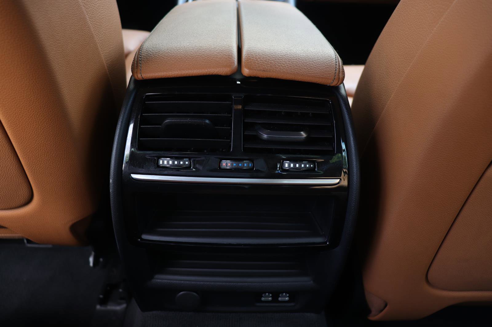 Used 2020 BMW 530i w/ Premium Package RWD image 19
